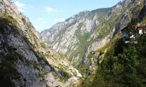 Najlepsza trasa do Czarnogóry: Wybierz idealną drogę!