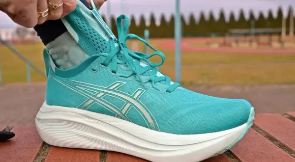 Buty do biegania po asfalcie: Jak wybrać idealne dla Twoich stóp?