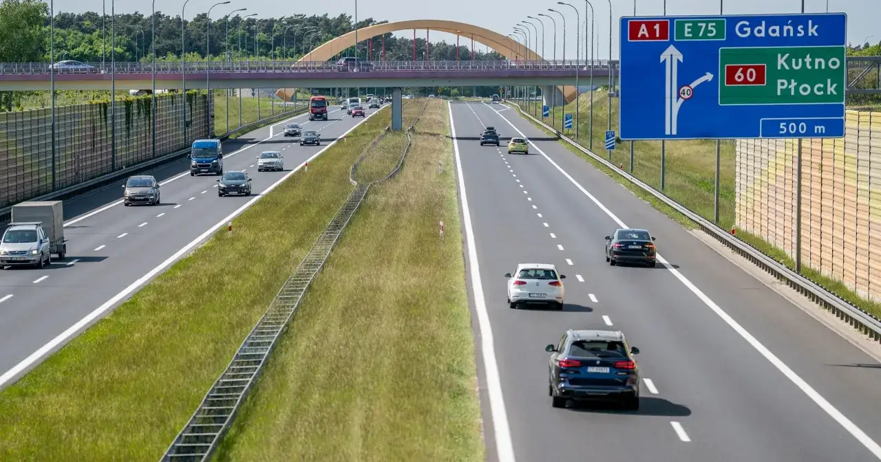 Autostrada 2 pasy 3 pasy ciężarówki zasady ruchu
