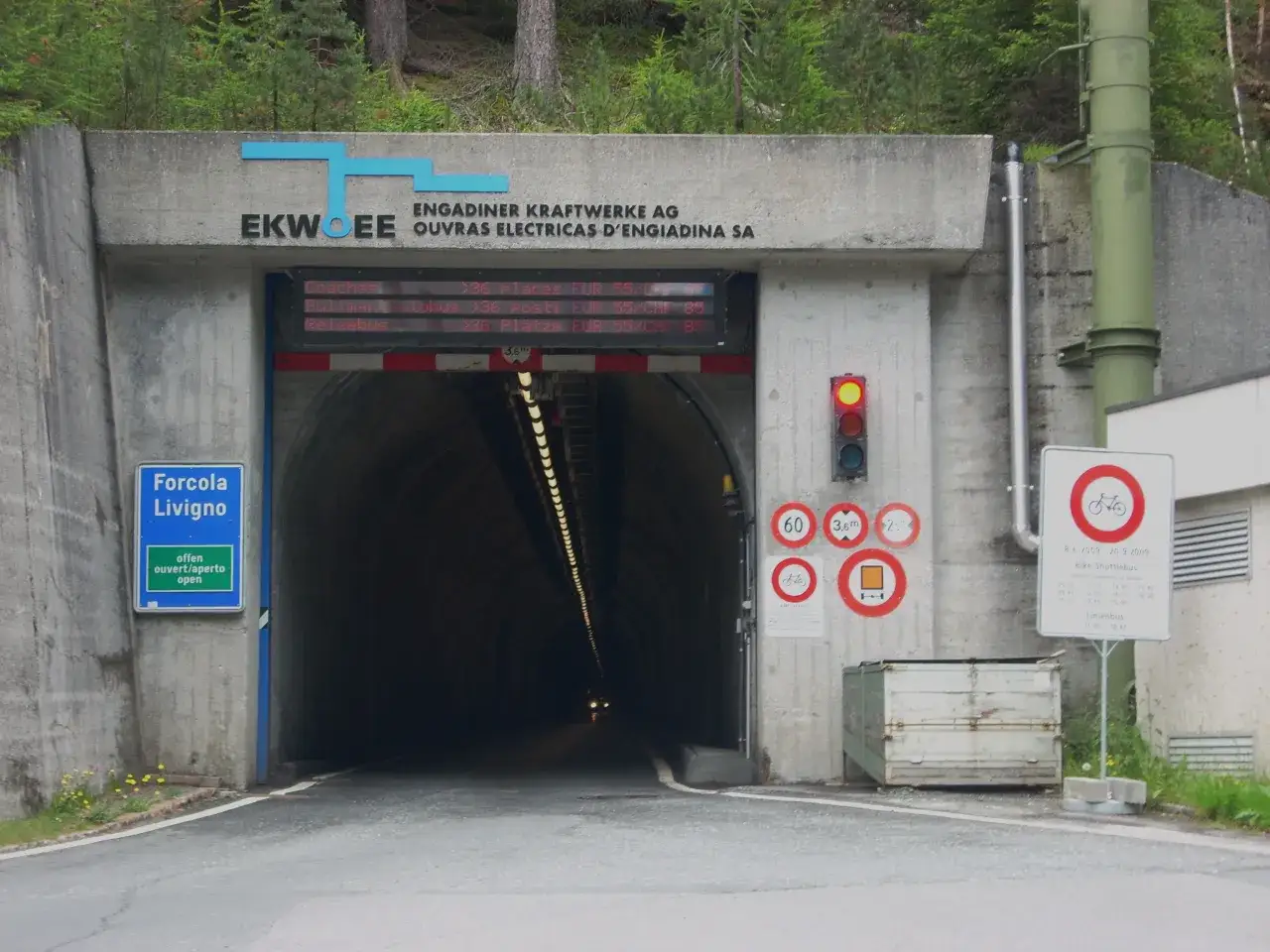 Tunel Munt la Schera wejście
