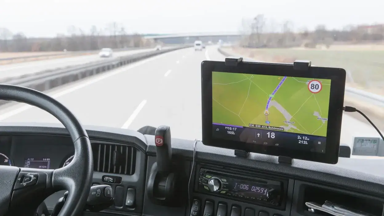 nawigacja dla ciężarówek widok z kabiny