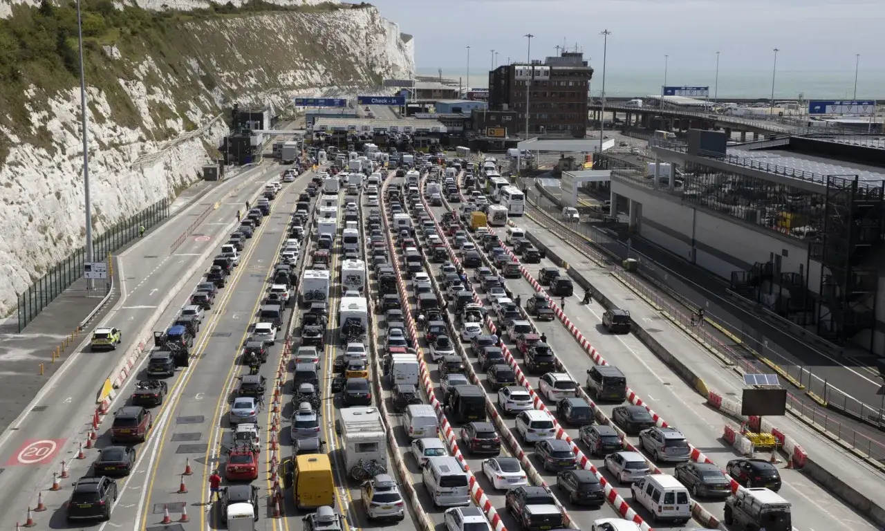 Eurotunel vs prom kanał La Manche